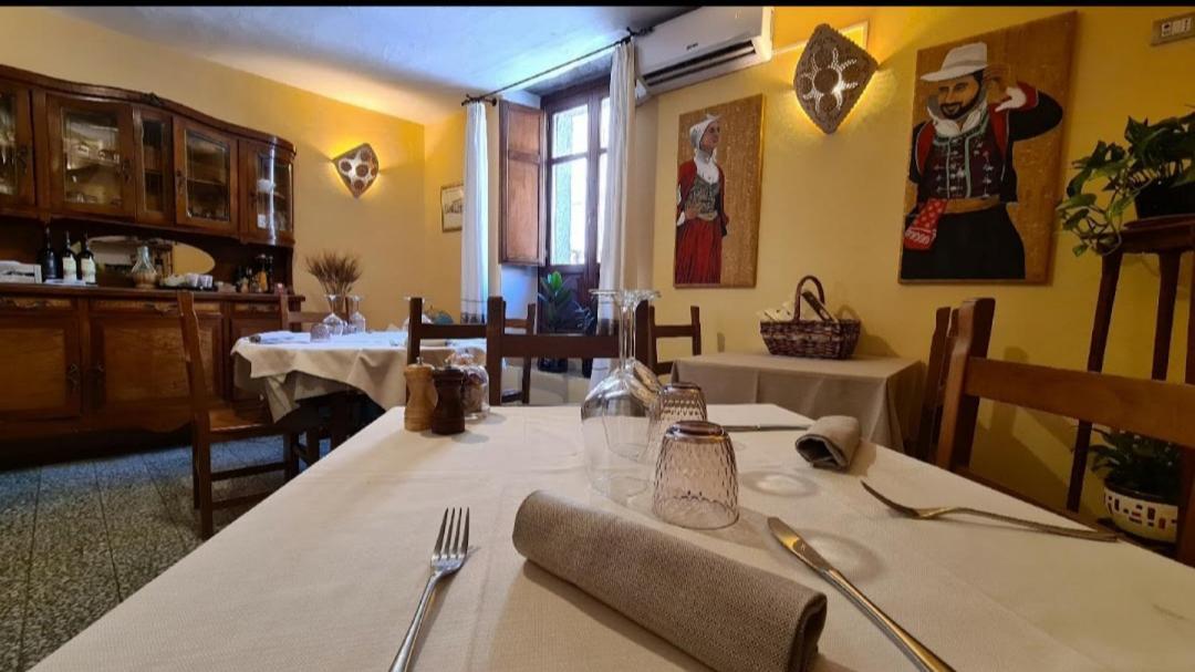 Al Vecchio Corso B&B Tempio Pausania Buitenkant foto