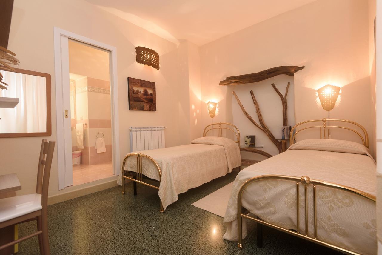Al Vecchio Corso B&B Tempio Pausania Buitenkant foto