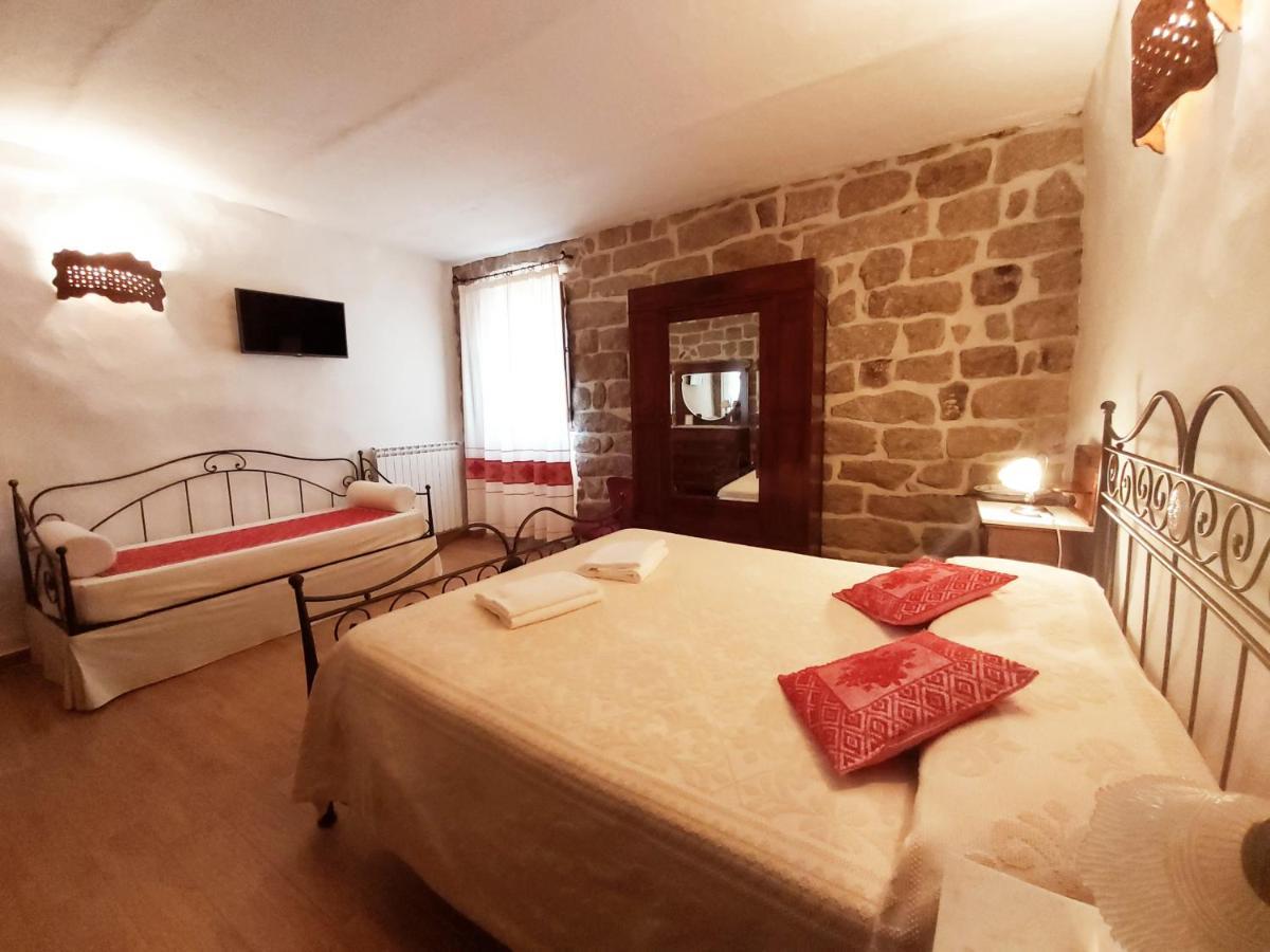 Al Vecchio Corso B&B Tempio Pausania Buitenkant foto
