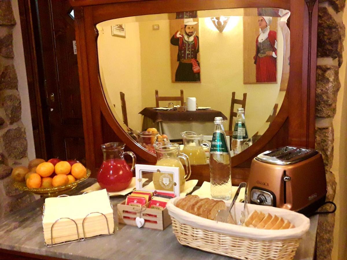 Al Vecchio Corso B&B Tempio Pausania Buitenkant foto
